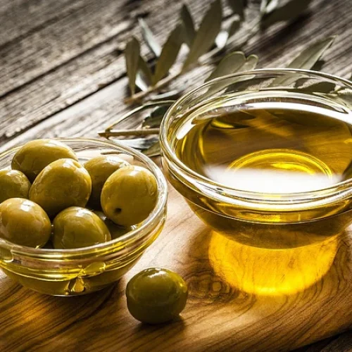 Olive_Oil_Types_and_Their_Health_Benefits_085740f7-507b-4b78-9f96-a054fe352d52_800x800